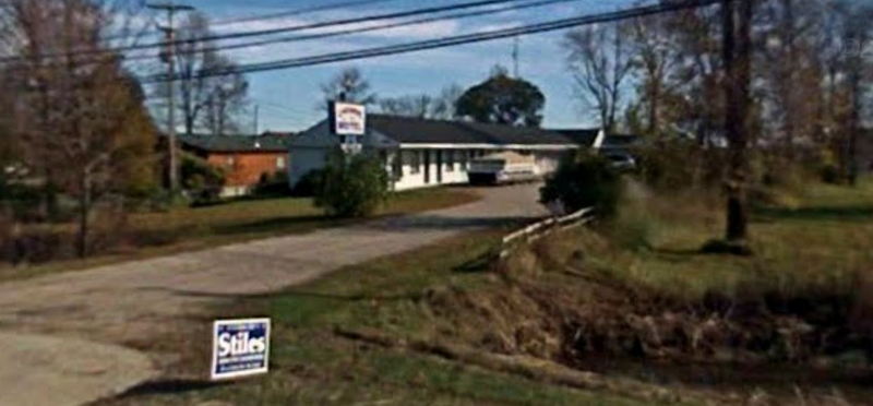 Lakeside Motel - 2008 Street View (newer photo)
